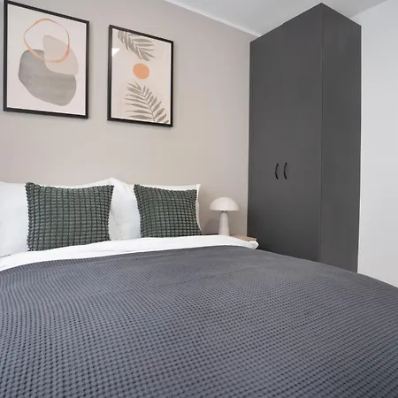 Apartment I Private Parking I Home2share